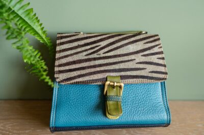 Handtas M zebra blauw restleer Handtas M zebra blauw restleer