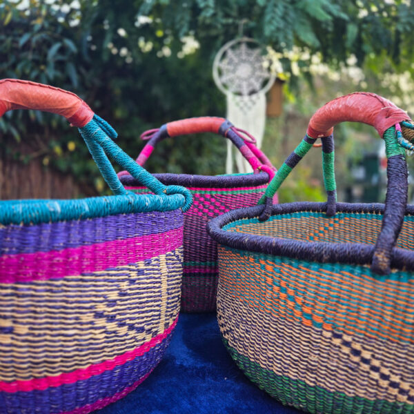 bolga-handgeweven-mand-ghana-roze-paars-naturel-groen.jpg