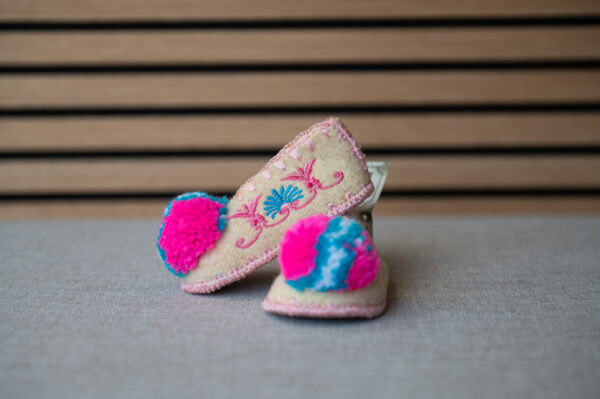 Griekse wollen kindersloffen maat 17/18 wit roze blauw