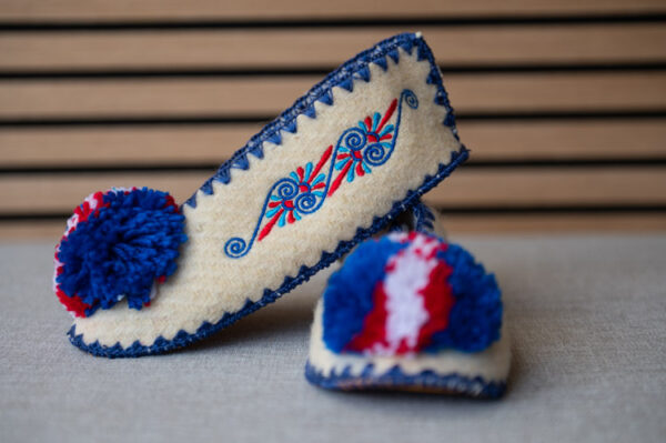 Griekse wollen kindersloffen wit blauw maat 33/34